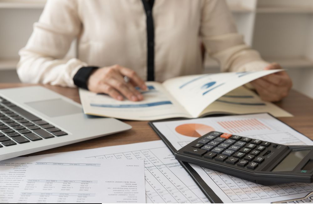 Read more about the article Best Bookkeeping Books For Beginners To Start With